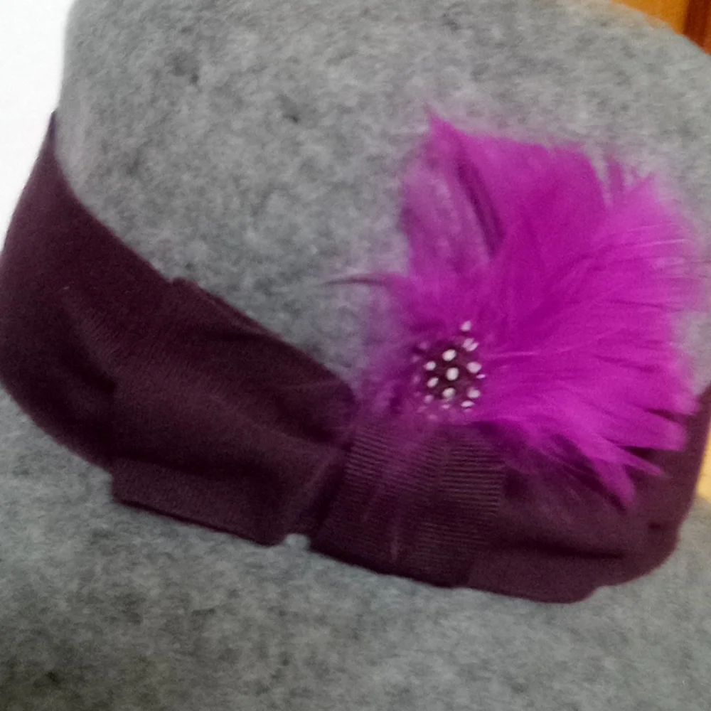 Italian Wool Fedora Grey /purple gunia feather Accent - Picture 5 of 12